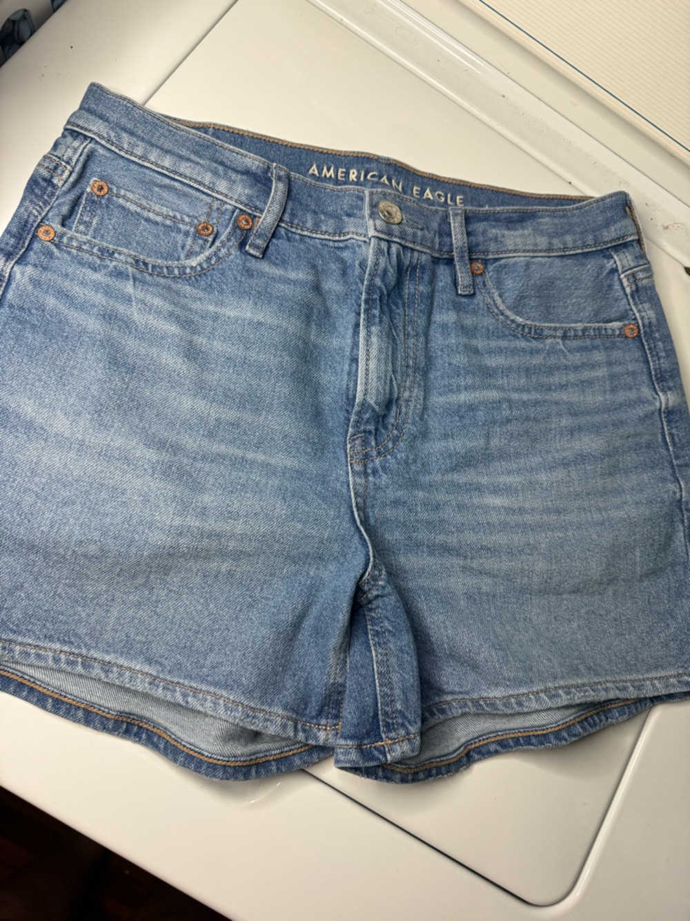 American Eagle Outfitters Light Wash Straight Jeans